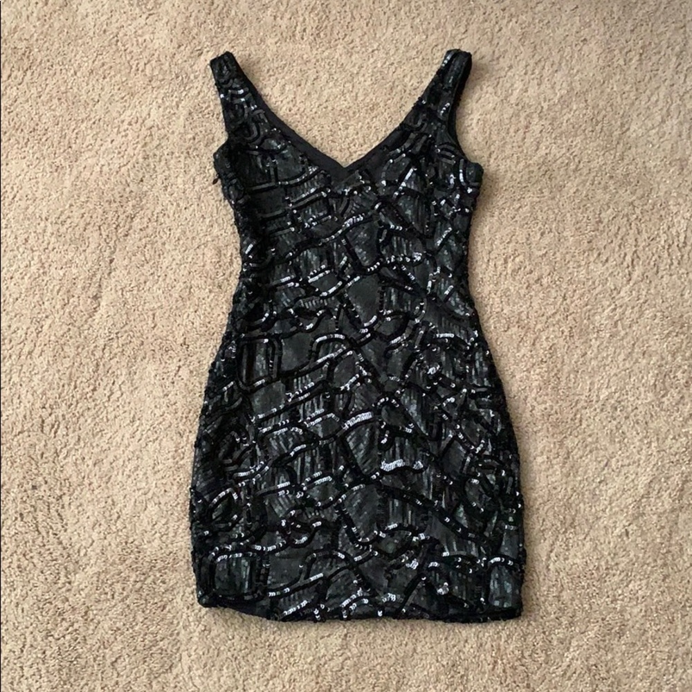 Dress - Picture 2 of 3